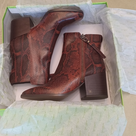 SAM EDELMAN CARLYSLE WOMENS BOOTIES LEATHER ANKLE BOOTS SIZE 6.5 - Picture 9 of 10